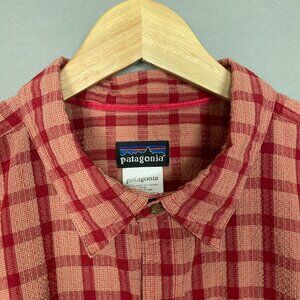 Patagonia Shirt Plaid Men Faded Red Short Sleeves Size Large Polyester‎ Cotton